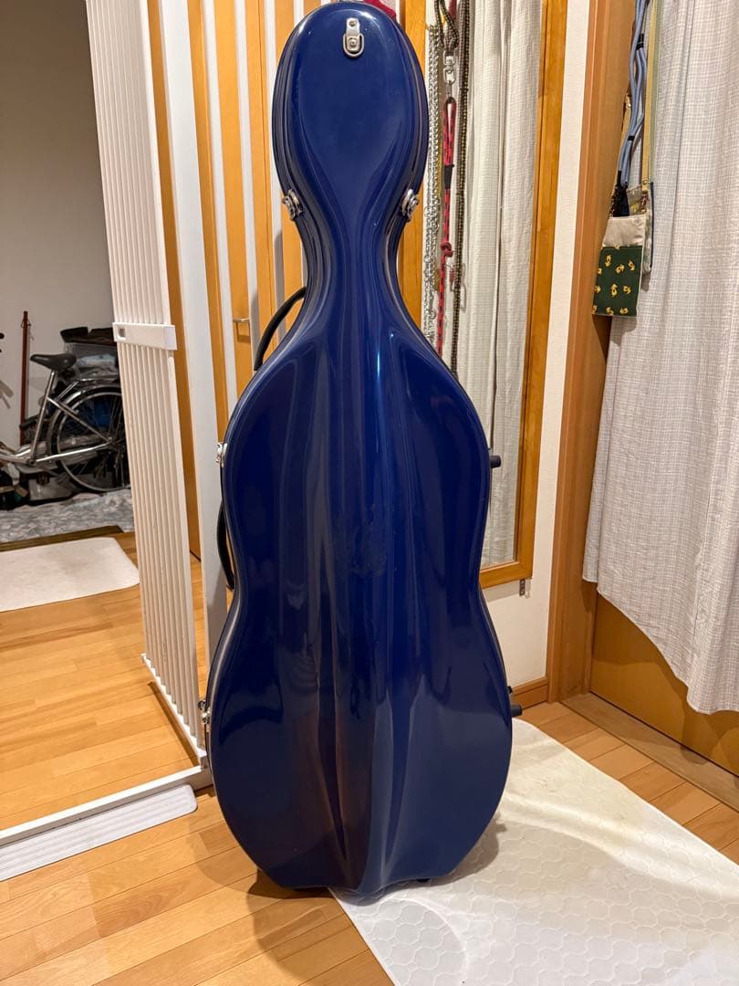 チェロハードケース　キャスター付き