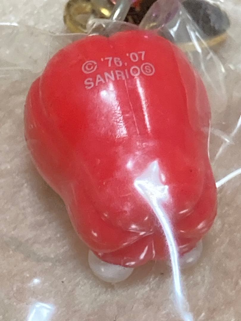 未開封　ハローキティ ストラップ　パプリカ　根付け　サンリオ　２個　セット　③