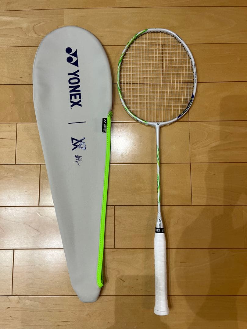 ヨネックス　アストロクス100ZZ VA 4UG5