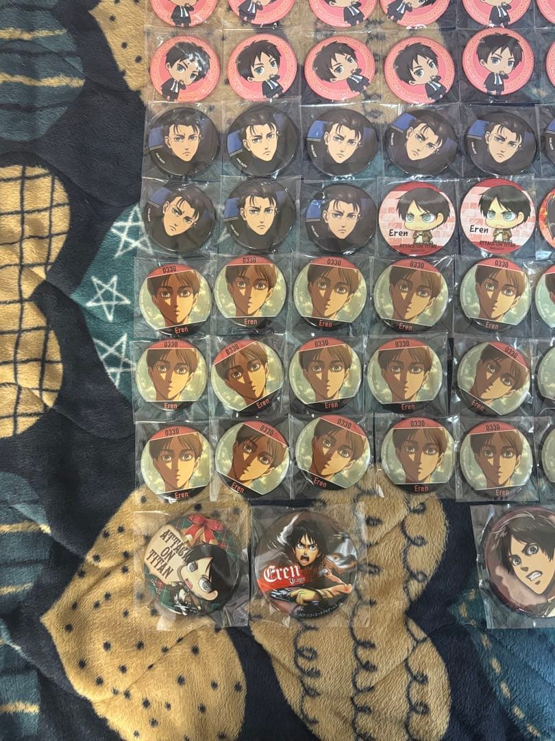進撃の巨人 エレン 缶バッジ 66個 まとめ売り