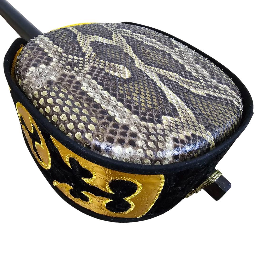 沖縄三線 蛇皮 ハードケース付 付属品多数 胴巻き 刺繍 入門セット