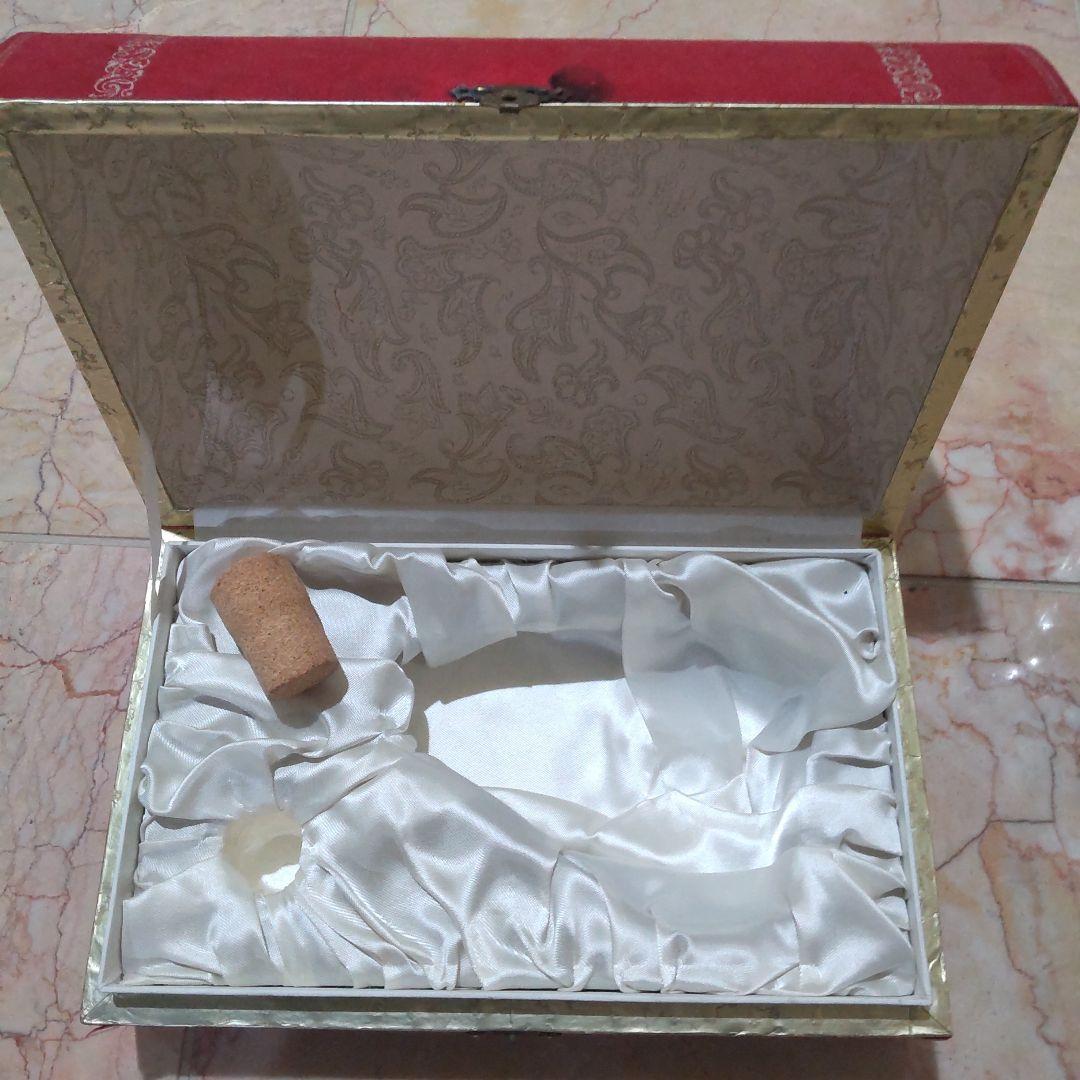 CAMUS の空ボトル 赤い化粧箱付き