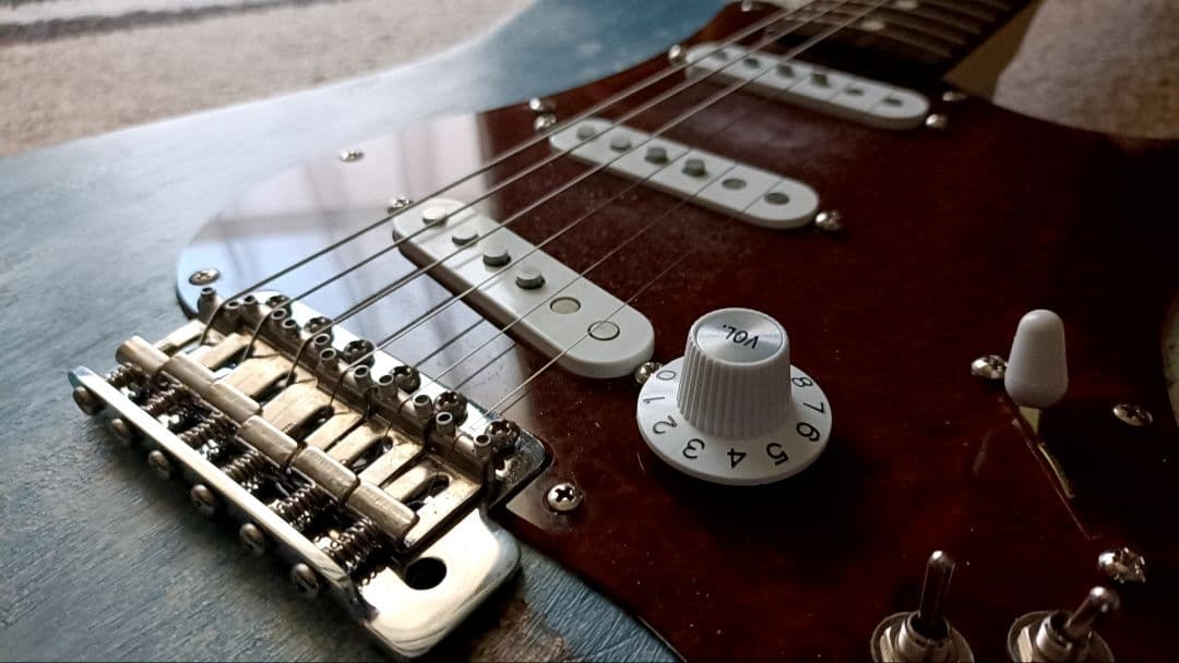 自作 ストラトキャスター Dust Blue コンポーネント 木製PG レリック