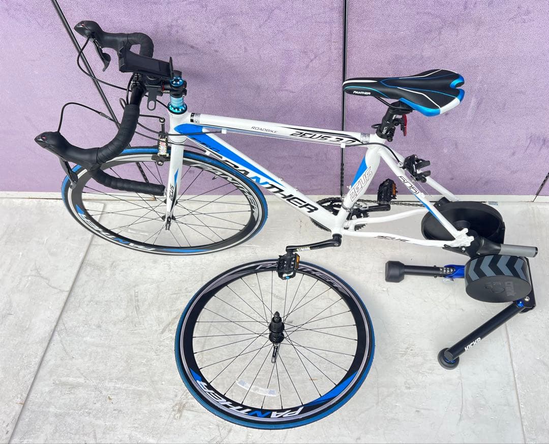 Wahoo KICKR SNAP 屋内バイクトレーナーPANTHER Zeus