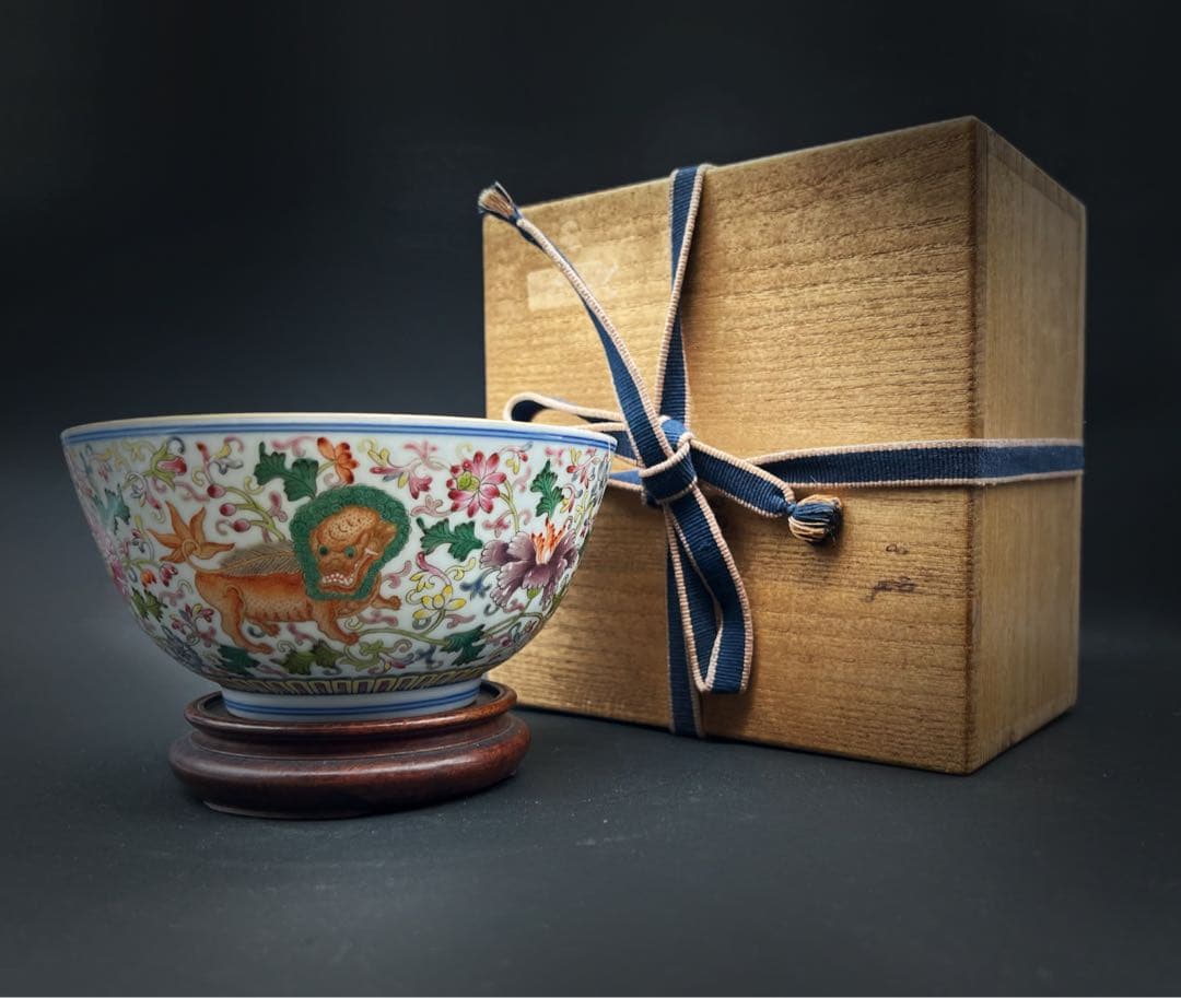 中国美術 古玩 大清乾隆年製 獅子紋様椀 木箱付き