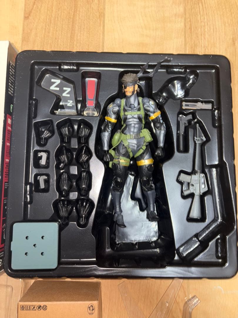 リボルテックヤマグチ　メタルギアソリッド　ピースウォーカー スネークフィギュア