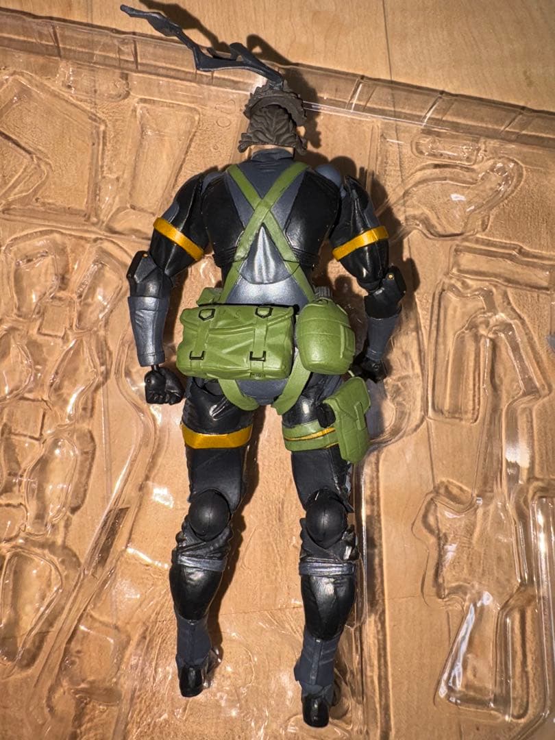 リボルテックヤマグチ　メタルギアソリッド　ピースウォーカー スネークフィギュア