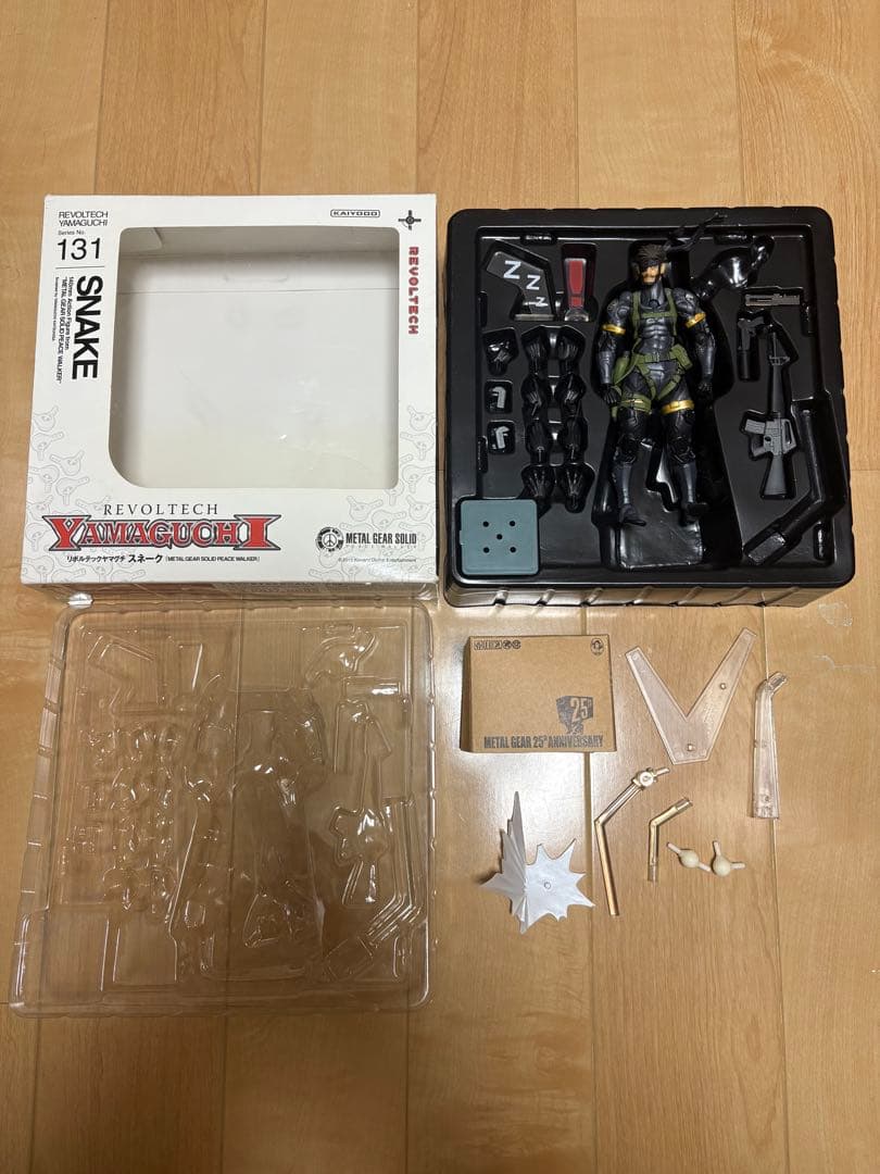 リボルテックヤマグチ　メタルギアソリッド　ピースウォーカー スネークフィギュア