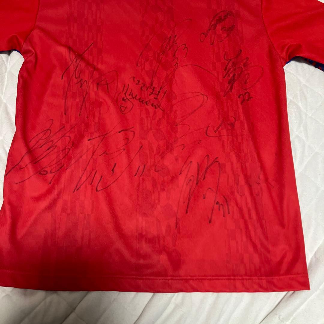 鹿島アントラーズの1997年モデルのサイン入りユニフォーム