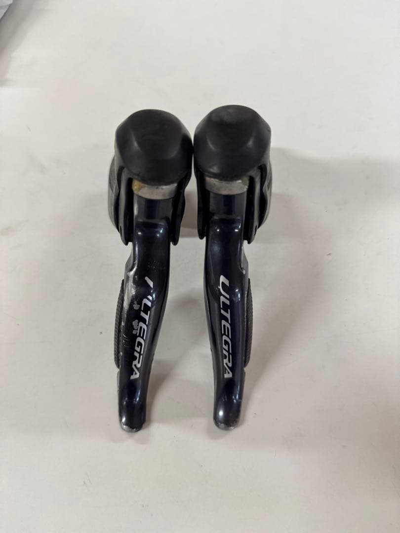シマノ ULTEGRA di2 st-6870 di2レバー　左右セット