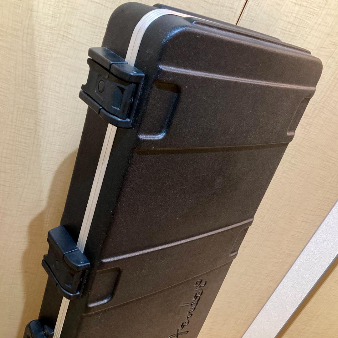 FENDER USA 純正 ベース用ハードケース TSAロック付