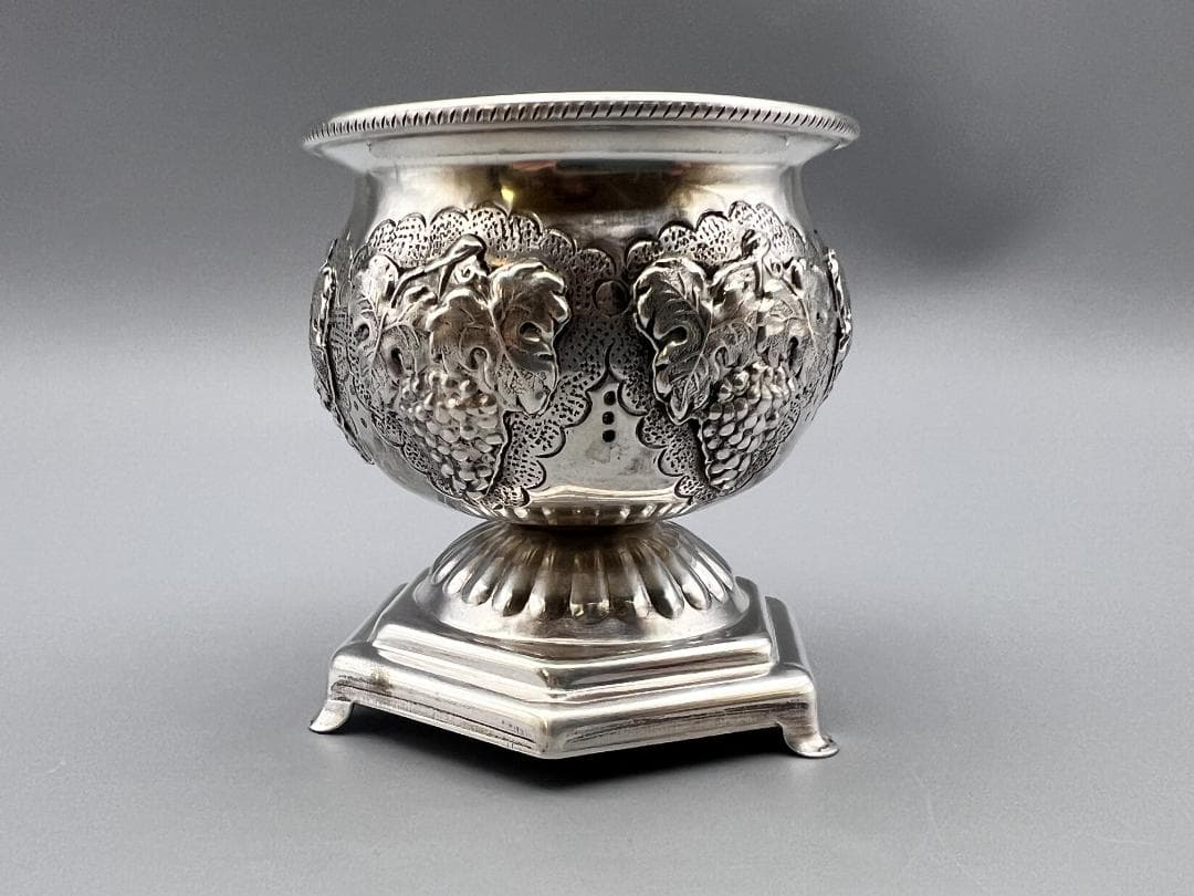 925刻印　銀製品　蒲萄文　調味料入れ？　重量約57g