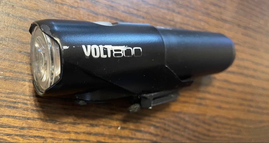 VOLT800 再充電可能ヘッドライト　ベルおまけ付き