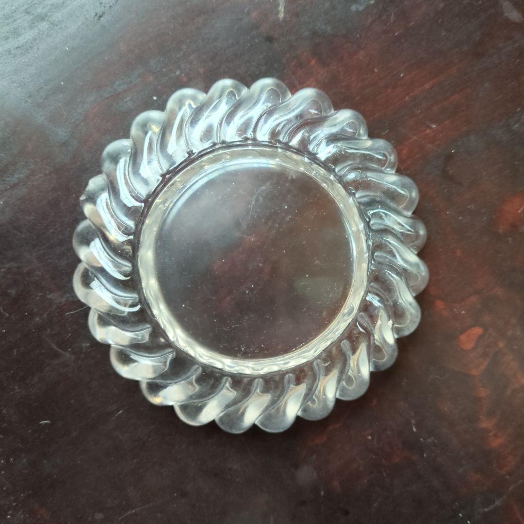 フリルガラス皿 木箱付き 直径約12cm　江戸硝子　捻縁　皿　骨董品　古美術