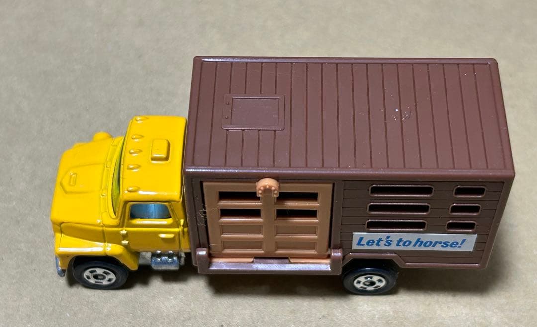 日本製 赤箱 トミカ フォード キャトルトラック