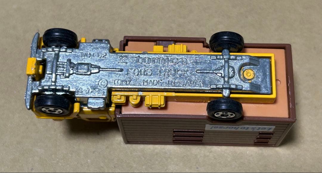 日本製 赤箱 トミカ フォード キャトルトラック