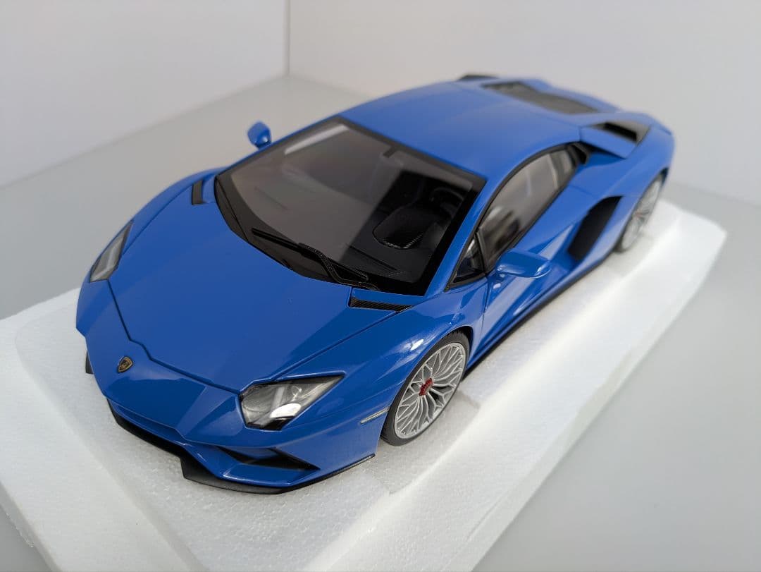 1/18 ミニカー オートアート ランボルギーニ アヴェンタドール S ブルー