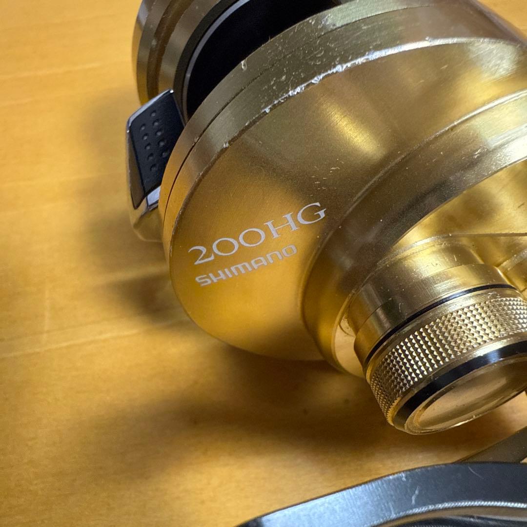 リール CALCUTTA CONQUEST200HG