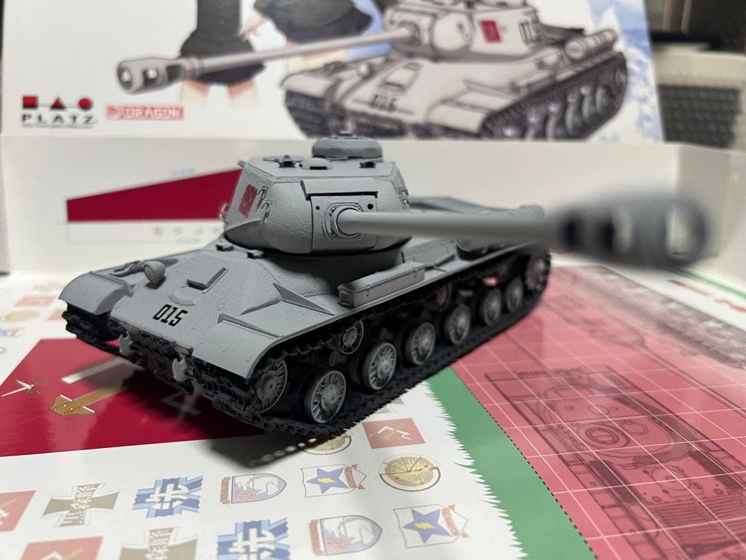 ガールズ＆パンツァー 1/35 IS-2 プラウダ高校仕様 塗装済み完成品