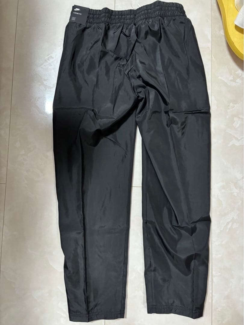 ナイキ　ルーズフィット　ランニングパンツ　トレーニングパンツ　レディース　M