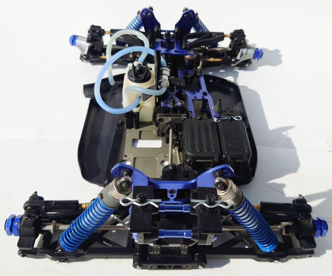 京商 1/8GP インファーノ MP777 4WDレーシングバギー シャーシ