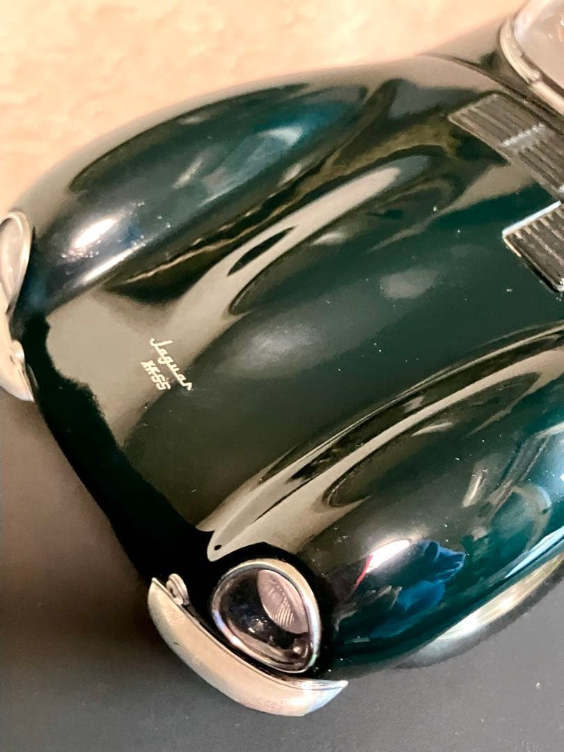 ジャガー Jaguar XK SS 1/18 STEVE MCQUEEN