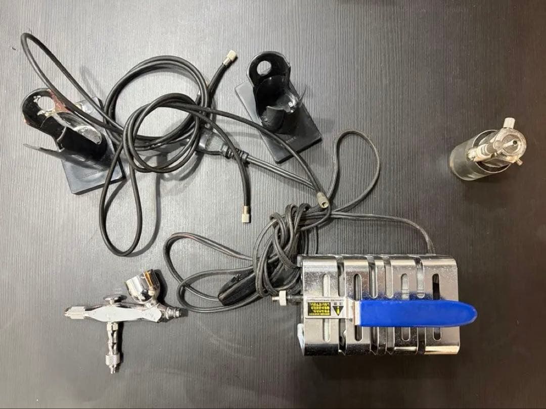 Mr.hobby製コンプレッサーとエアブラシセット