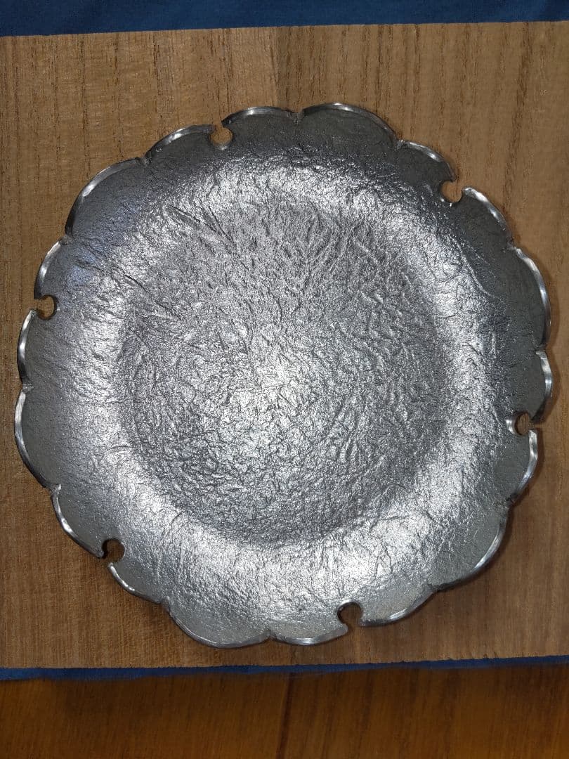 清課堂　鋳銅【竹に雀】香立＆錫【石目雪輪】皿　共箱付属