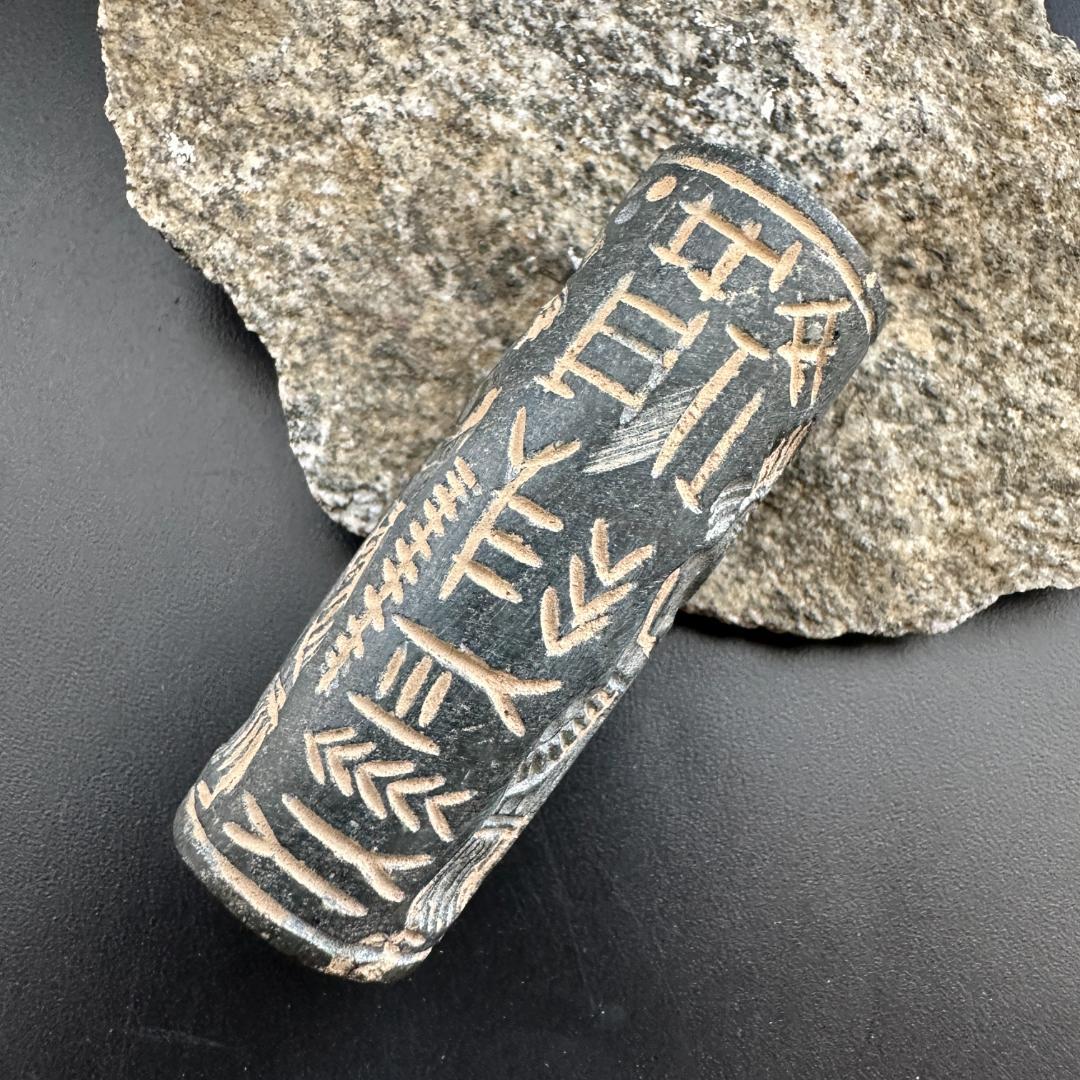 円筒印章 古代メソポタミア文明 楔形文字 バビロニア バビロン 1484
