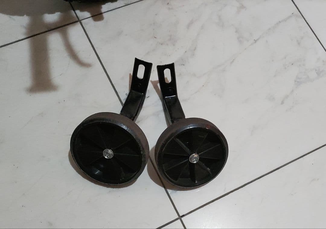 落馬の王子　ヨツバサイクル　幼児用自転車 12インチ 緑オレンジ 補助輪付