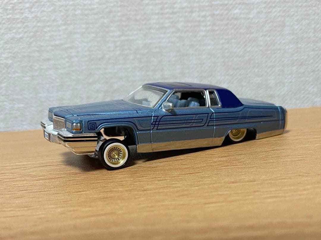 1/64 ローライダー キャデラック ブロアム ミニカー jadatoys