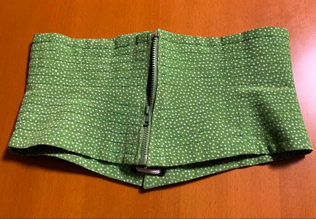 フラメンコ衣装　スペイン製フラワープリントワンピース、ウエストベルト付き