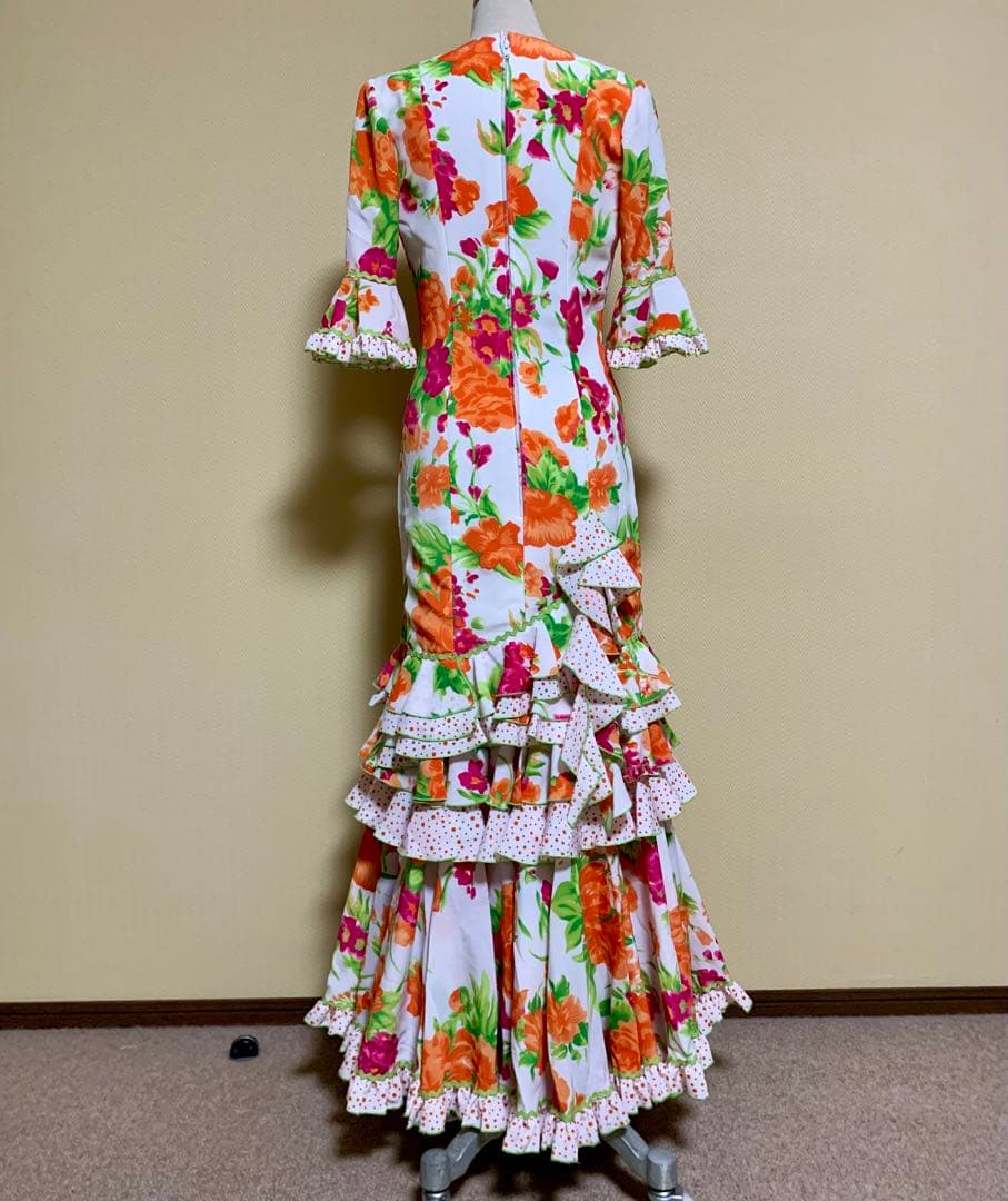 フラメンコ衣装　スペイン製フラワープリントワンピース、ウエストベルト付き