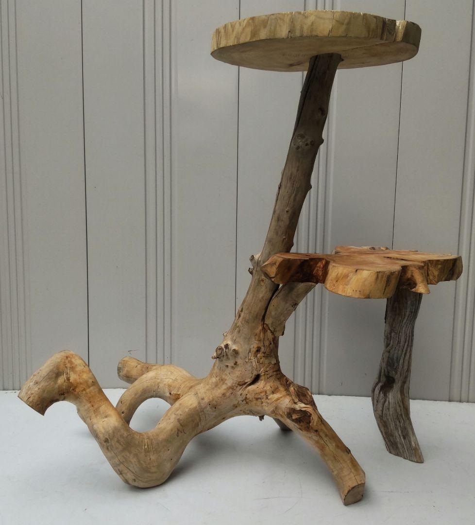 流木を使った天然素材のキャットタワー