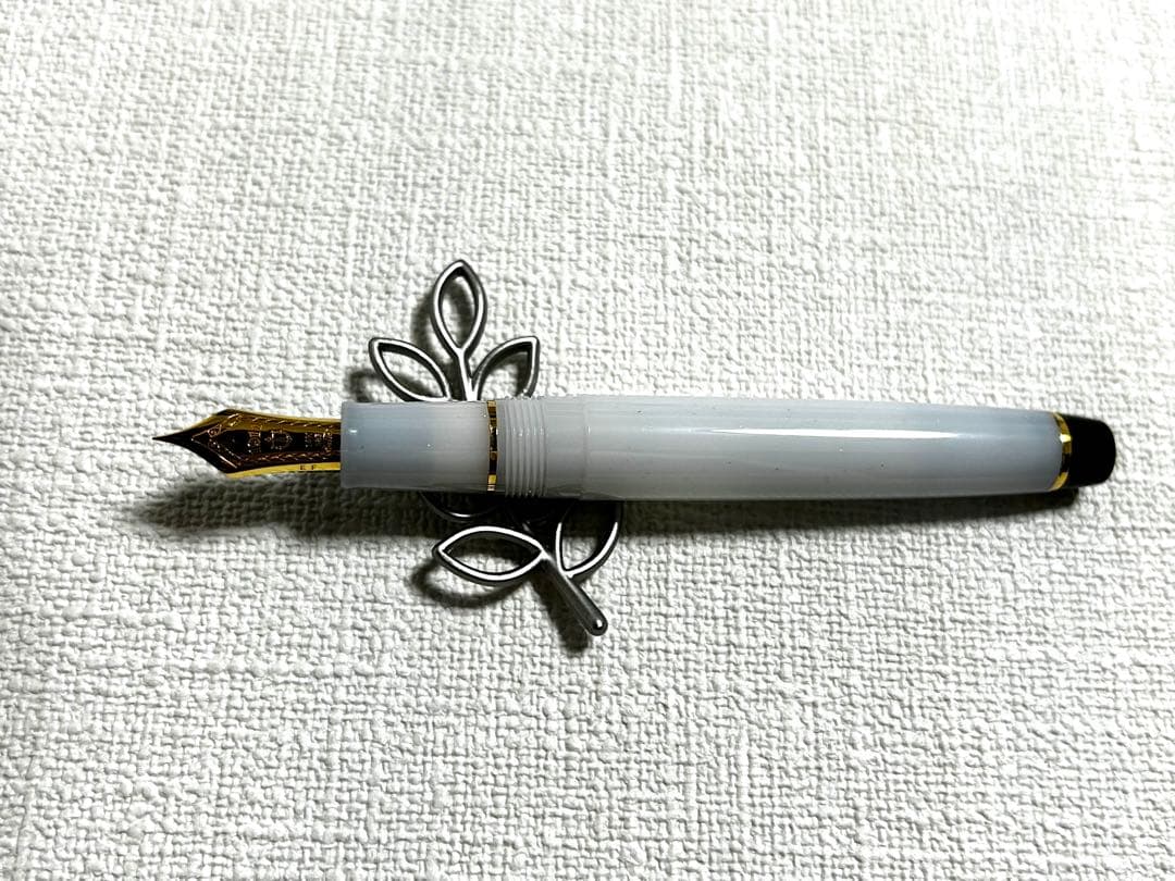 【美品】セーラー 万年筆 四季織 雪月空葉 EF