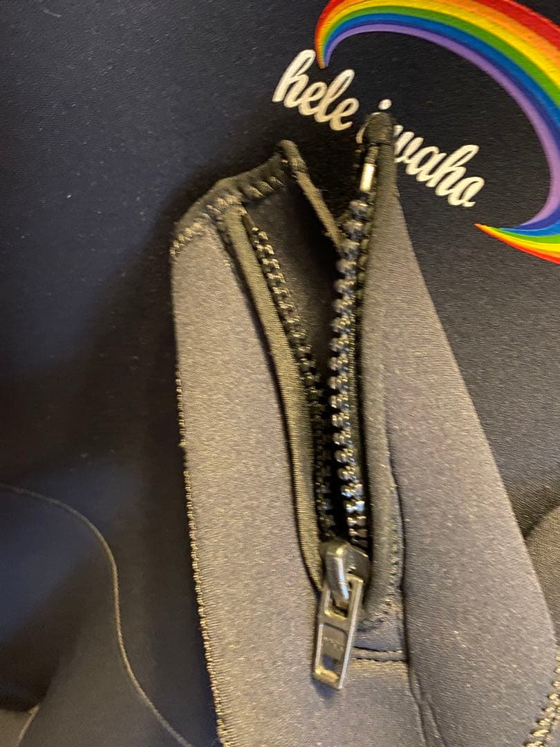 Hele i waho　ヘレイワホ　ウエットスーツ