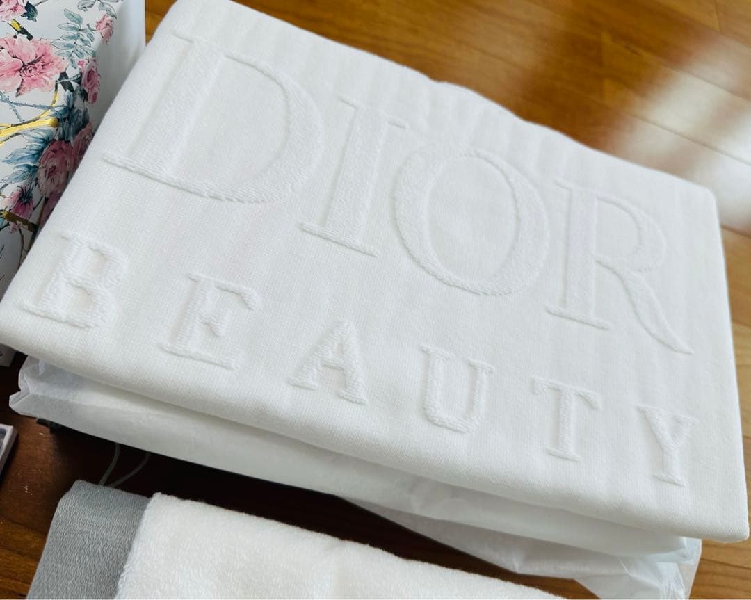ディオール　Dior ノベルティ　おまとめ　タオル　シュシュなど　ギフト