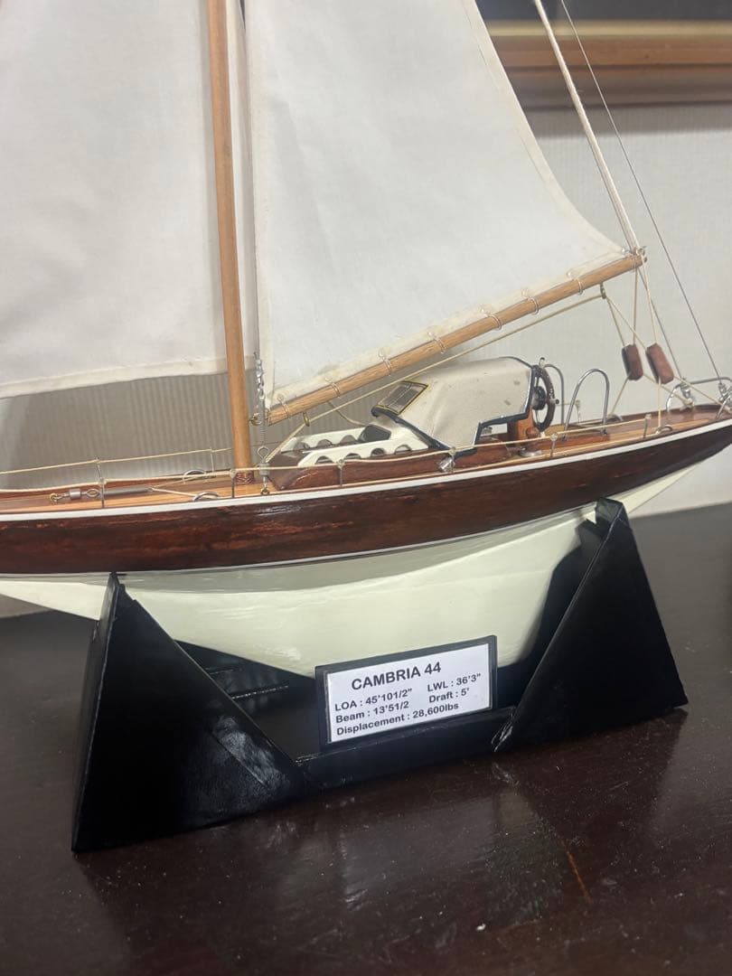 インテリア、木製モデルヨット