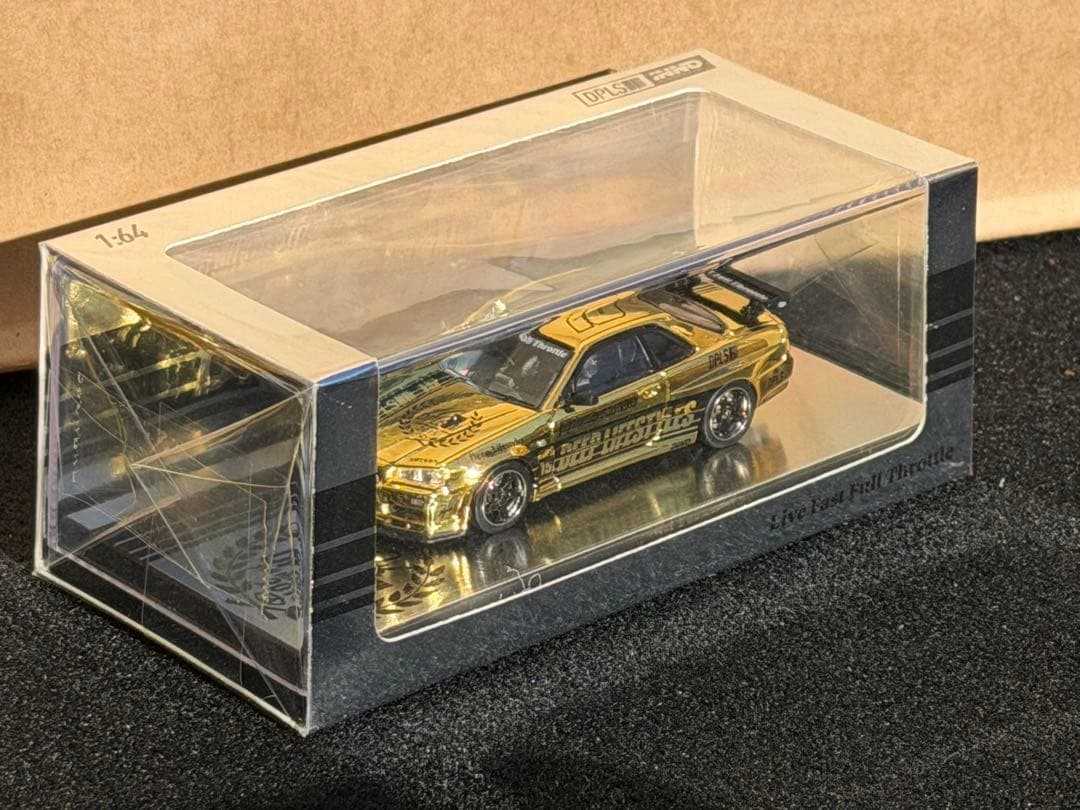 東京オートサロン2026限定 DPLS R34 GT-R ゴールドINNO64