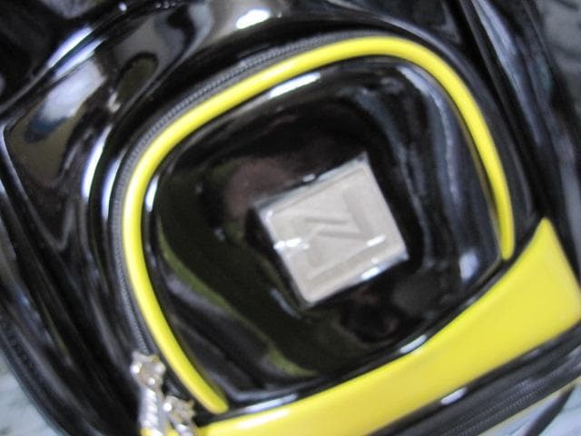 新品≪ VIVAL ≫ キャディバッグ JAPANモデル BK/YE 9,5型