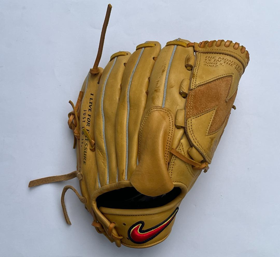 NIKE 一般軟式投手用グローブ 松坂大輔 限定モデル 右投げ用 当時物 即戦力