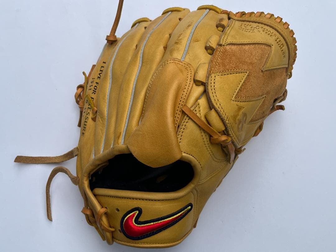NIKE 一般軟式投手用グローブ 松坂大輔 限定モデル 右投げ用 当時物 即戦力
