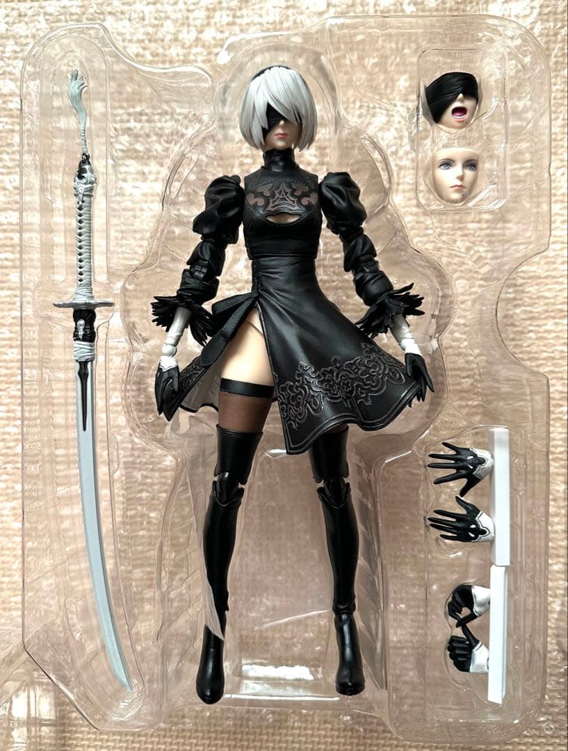 ＜ヨルハ 二号 DX版＞ニーア オートマタ PLAY ARTS改 【オマケ付き】