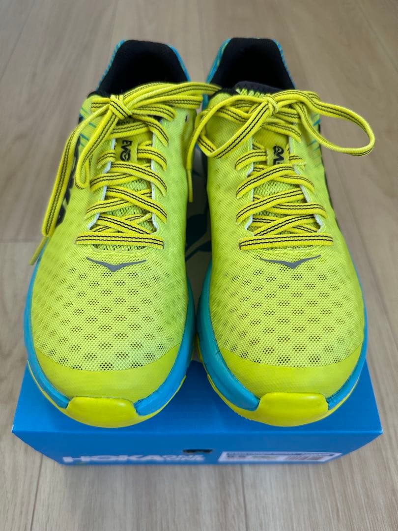 HOKA ONE ONE ランニングシューズ　カーボンロケット