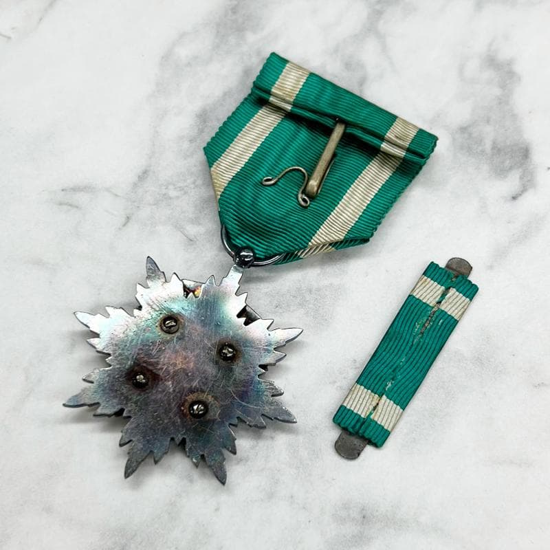 断捨離　勲章　功五級金鵄勲章　略綬付き　共箱付き