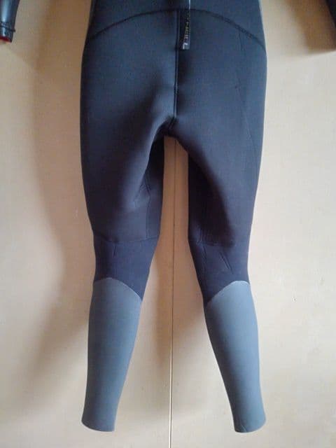 ◎美品・オニール・ウェットスーツ・5/3mm・黒・ML