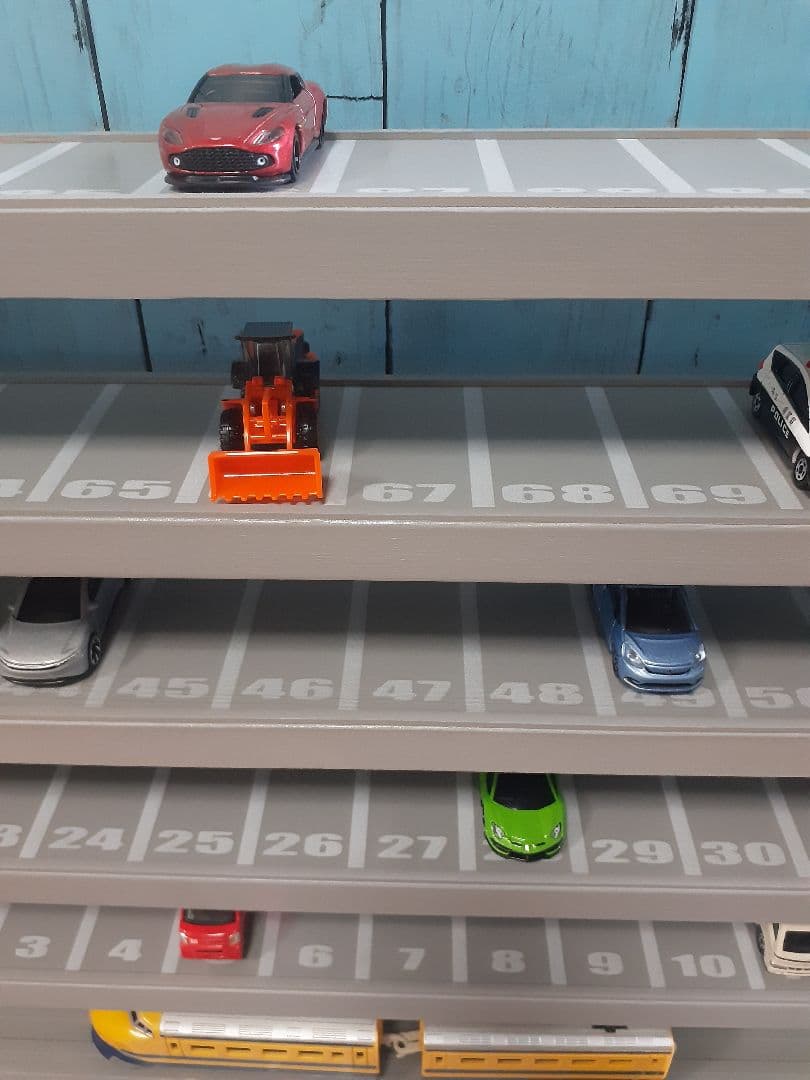 ユーやさま専用トミカプラレール収納棚7段110台ロングトミカ7台駐車