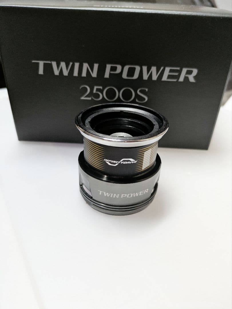 24ツインパワー　2500S　純正スプール　新品未使用