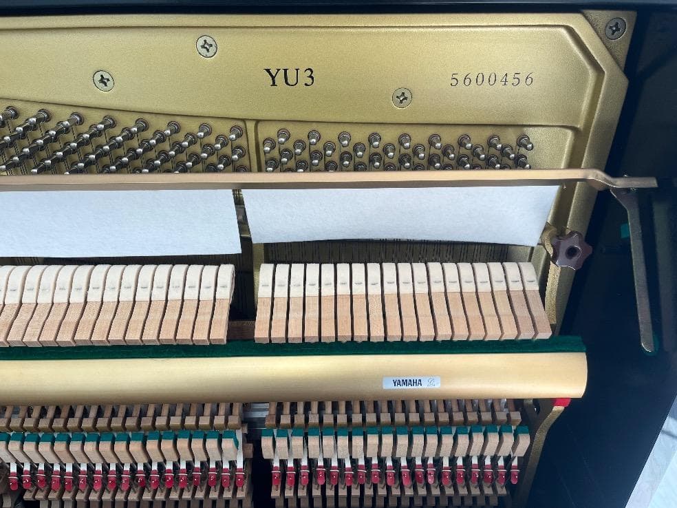 ★77300【アップライトピアノ】YAMAHA　YU3