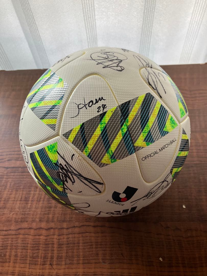 福島ユナイテッド 2016年 サインボール　adidas サッカーボール